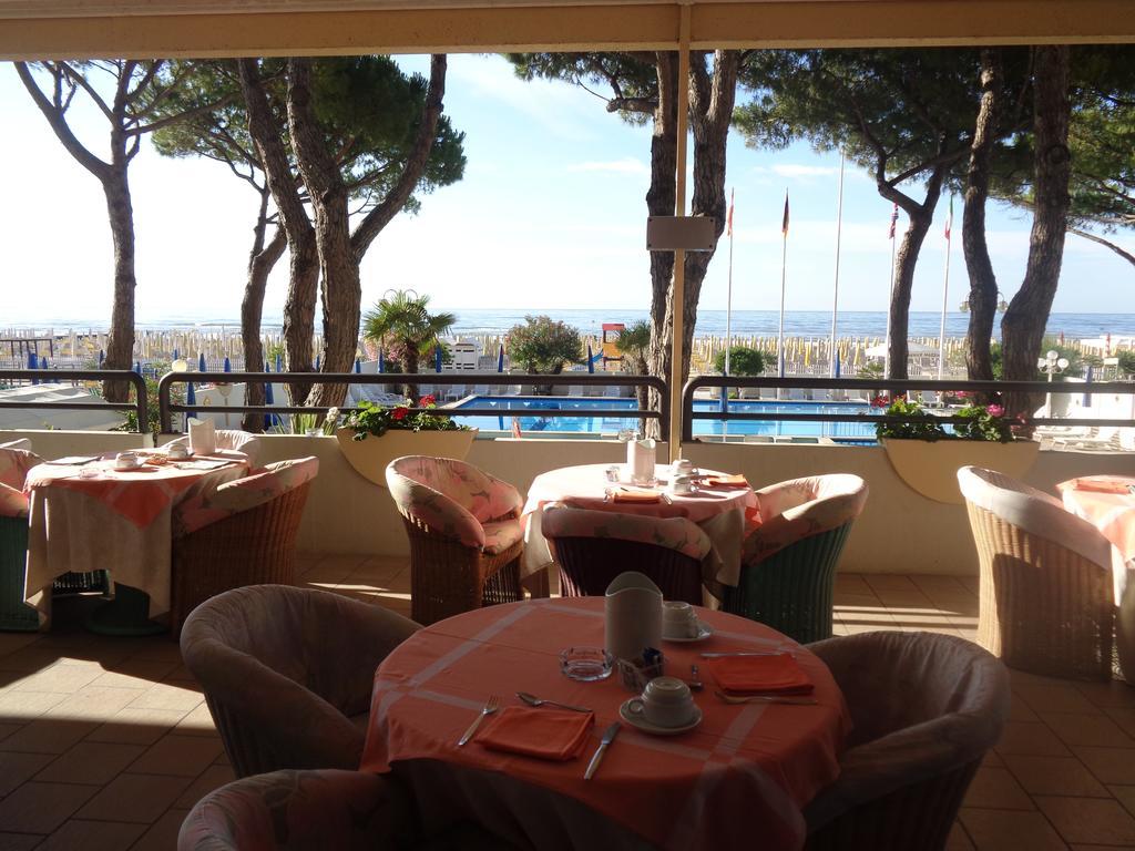 Hotel Ambasciatori Palace Τζεσόλο Λίντο Εξωτερικό φωτογραφία