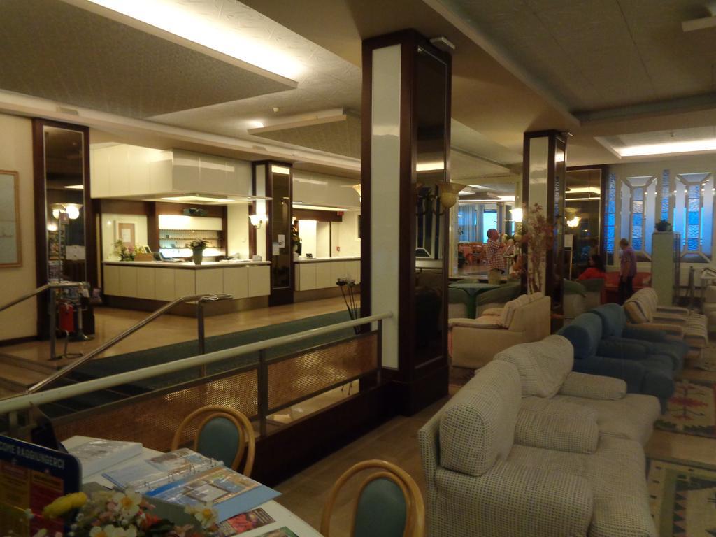 Hotel Ambasciatori Palace Τζεσόλο Λίντο Εξωτερικό φωτογραφία