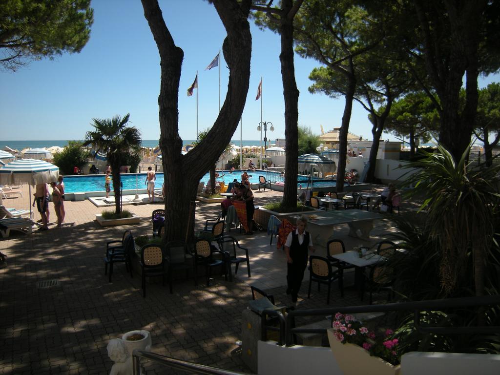 Hotel Ambasciatori Palace Τζεσόλο Λίντο Εξωτερικό φωτογραφία