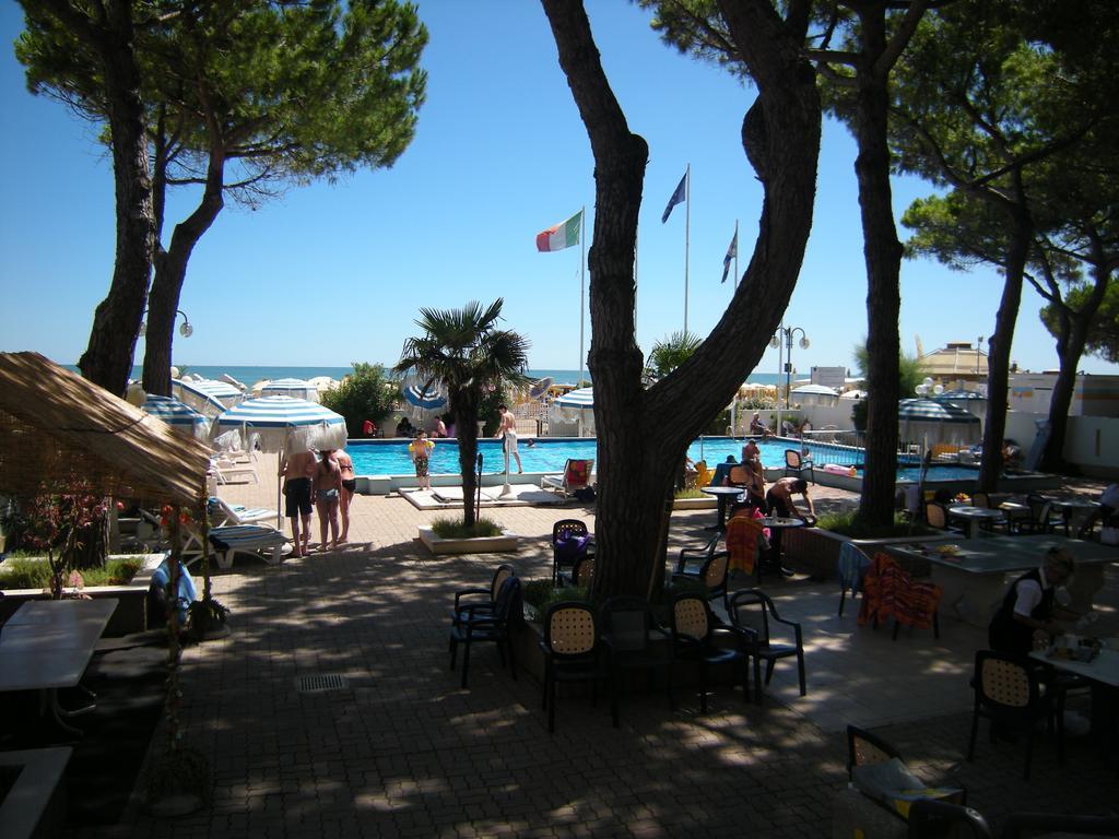 Hotel Ambasciatori Palace Τζεσόλο Λίντο Εξωτερικό φωτογραφία